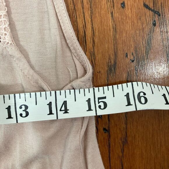 H&M beige tank top with crochet detail, size xs - Picture 2 of 5